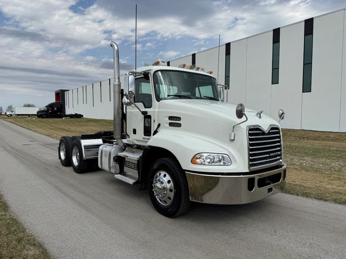2018 Mack CXU613 - image 8